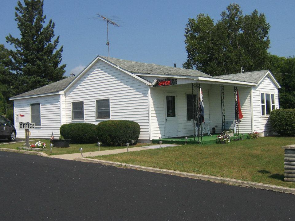 Chapel Hill Motel Brevort Exterior photo